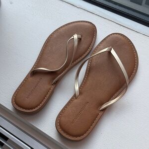 Amazon Essentials Tan and Gold Sandals